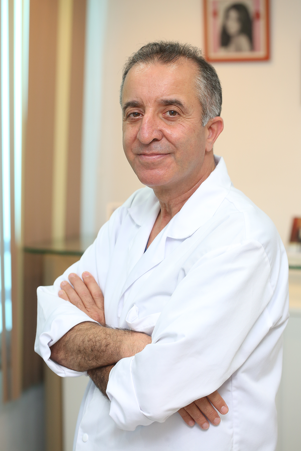 Dr. Sedki Charfi, chirurgienne esthétique et maxillo-faciale à Tunis